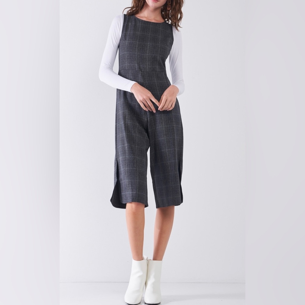 NWT  Sleeveless Capri Jumpsuit  Plaid Midi Romper With  Side Pockets Bohemian
